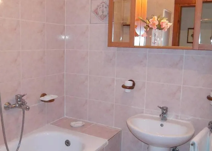 Explore Top-Rated Porec Resorts for Your Perfect Croatian Getaway