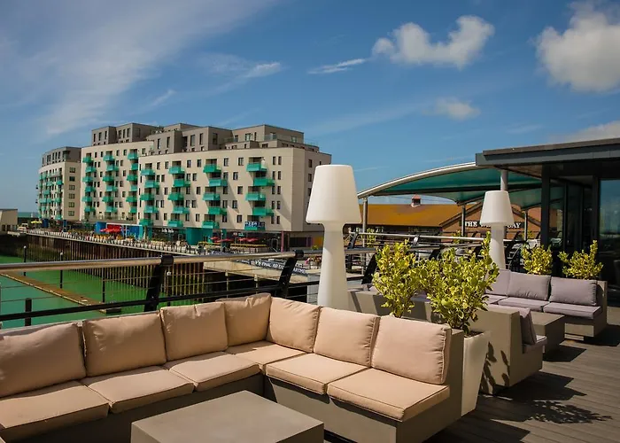 Explore the Extravagance of 4 or 5 Star Hotels in Brighton