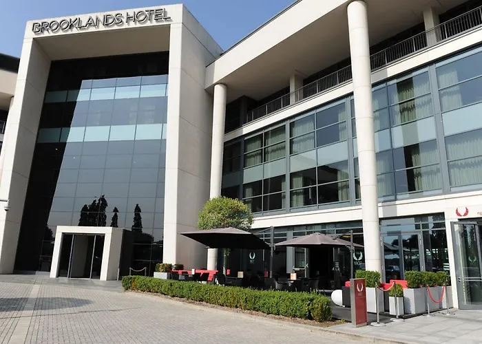 Discover the Best Hotels Near Mercedes Benz World Weybridge
